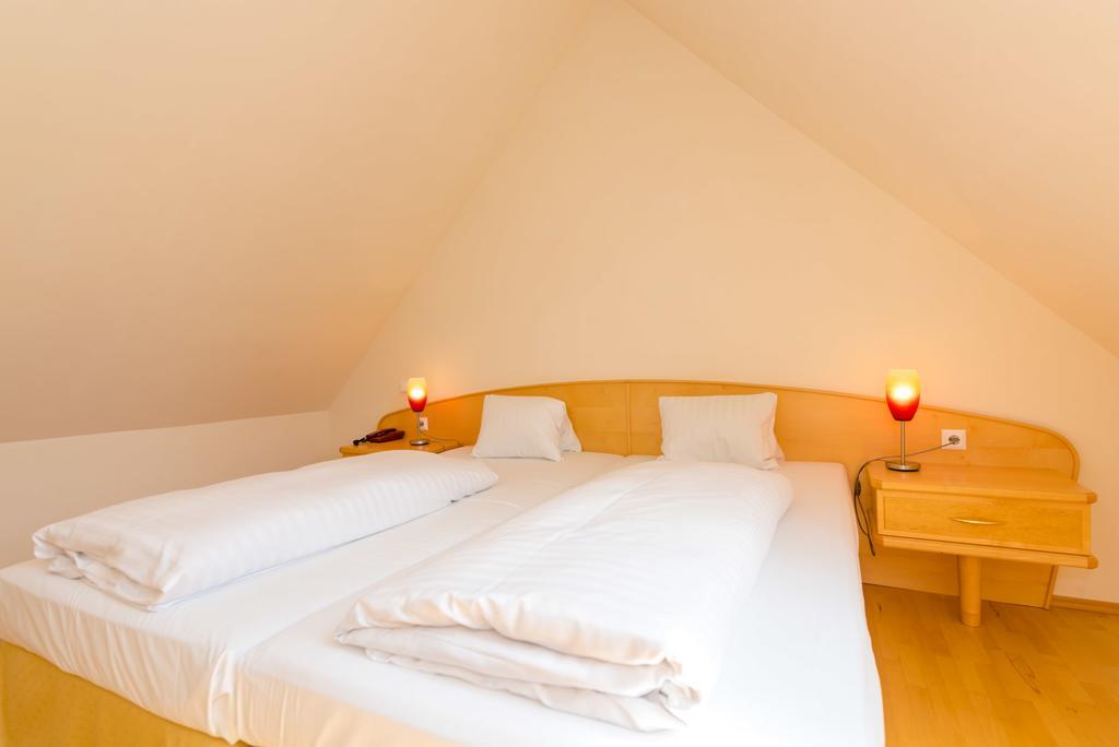 Landhotel Groggerhof Obdach Bagian luar foto