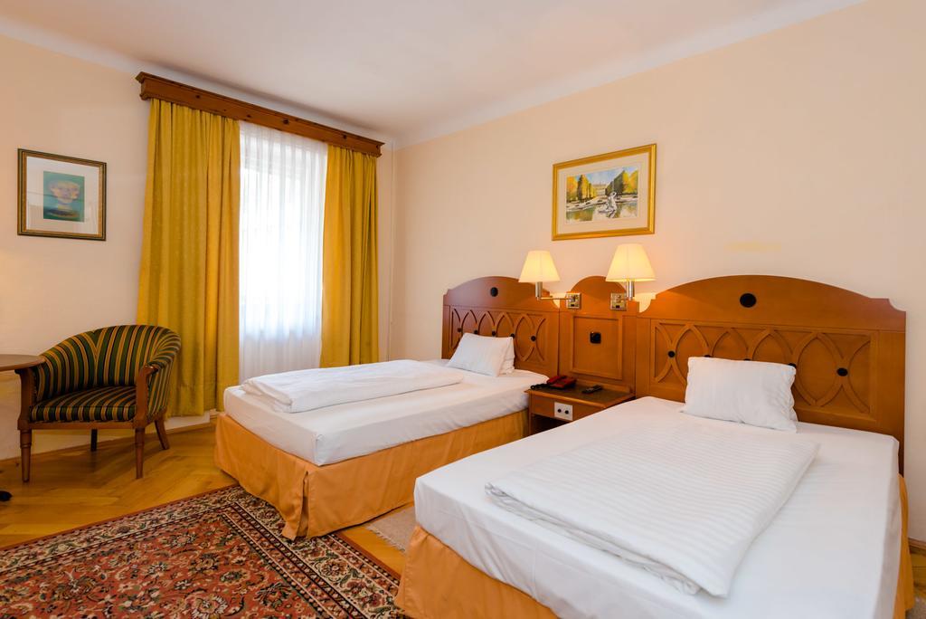 Landhotel Groggerhof Obdach Bagian luar foto